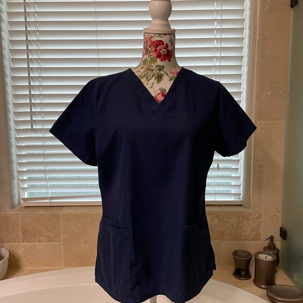 Scrub tops - medium - Picture 8 of 9